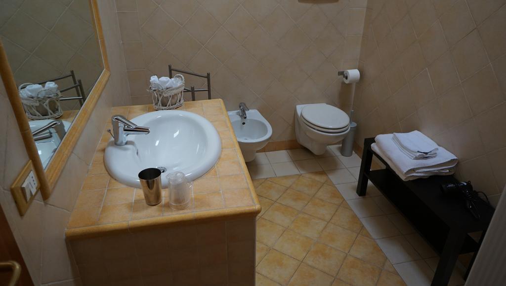 Agriturismo Fior Di Pesco Hotel ซอมมาคัมปาญา ภายนอก รูปภาพ