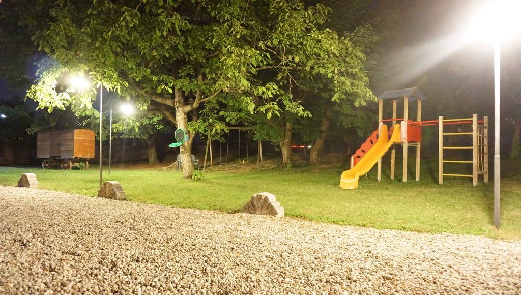 Agriturismo Fior Di Pesco Hotel ซอมมาคัมปาญา ภายนอก รูปภาพ