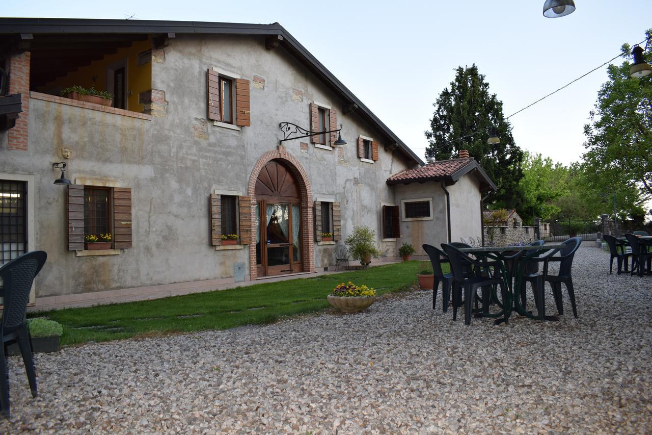Agriturismo Fior Di Pesco Hotel ซอมมาคัมปาญา ภายนอก รูปภาพ
